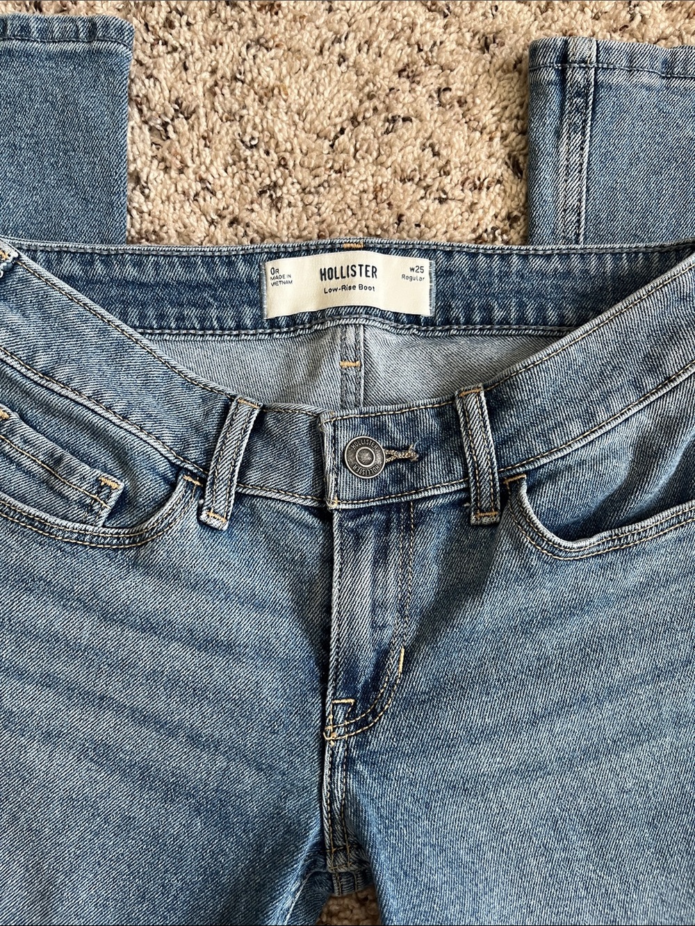 Hollister Low-Rise Bootcut Jeans Medium Blue Wash Size 0 Regular - Picture 2 of 8